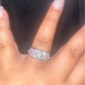 Crystal silver ring. Costume jewlery, not 925